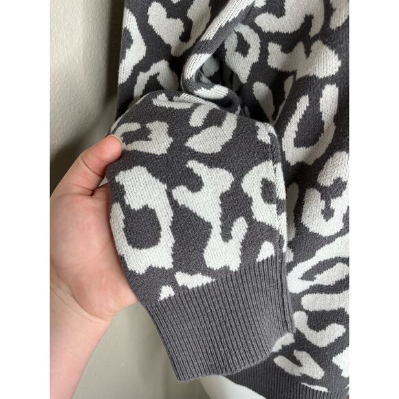 LANE BRYANT Dark Gray & White Leopard Print Crewneck Sweater Size 18 - Picture 6 of 16